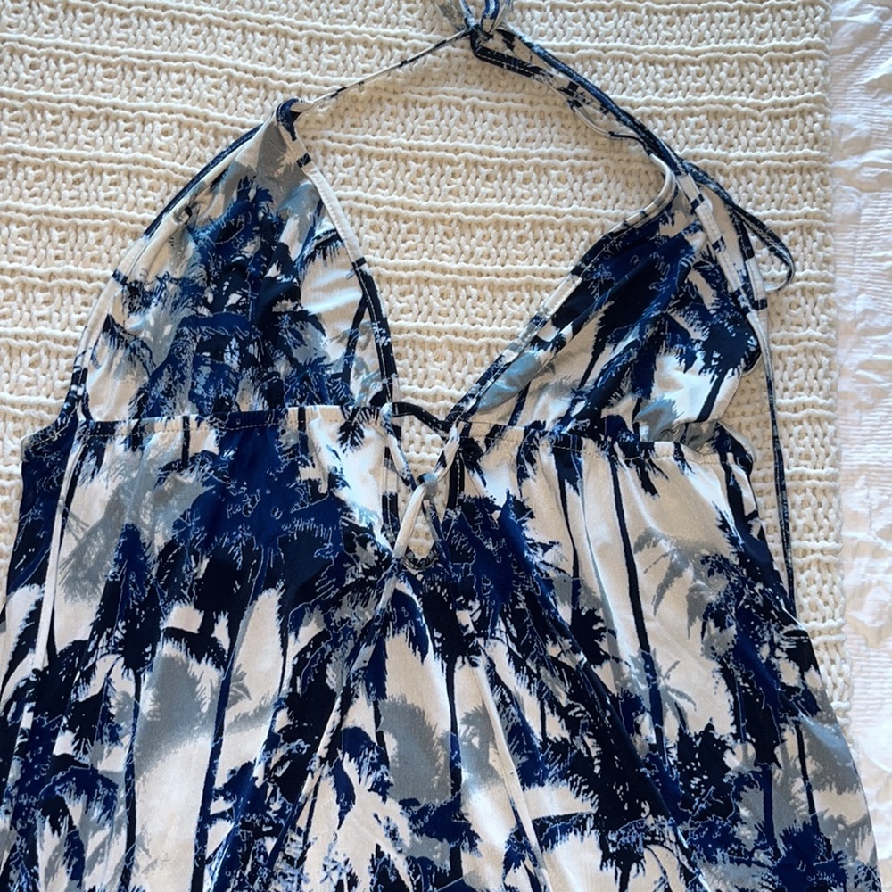 Dress - Picture 2 of 5